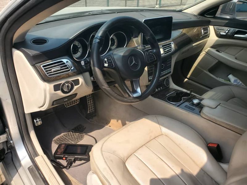 Thumbnail 4 of 2015 Mercedes-Benz C-Class